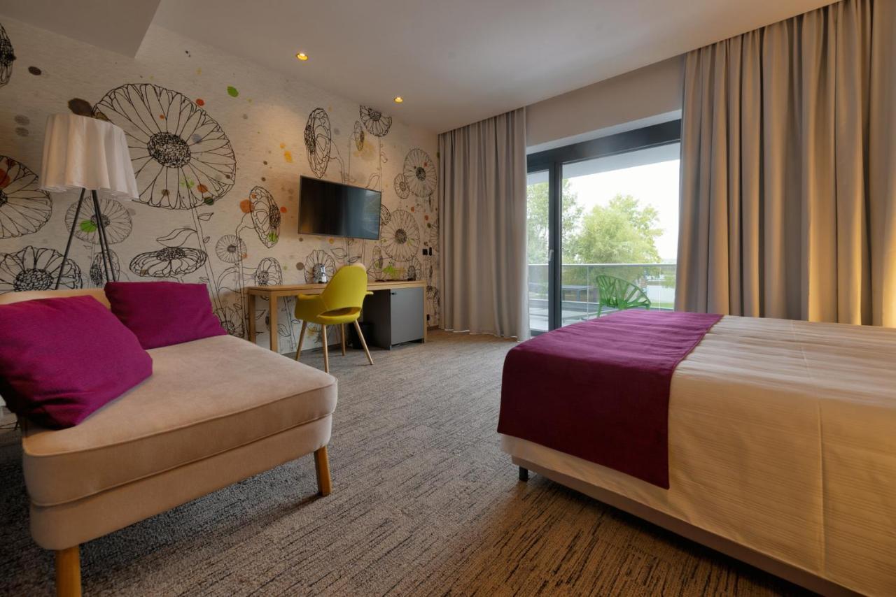 Donautica Hotel & Restaurant Fadd-Dombori 外观 照片