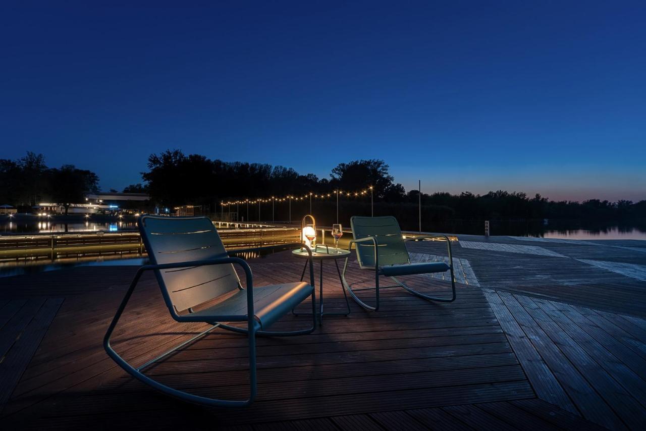 Donautica Hotel & Restaurant Fadd-Dombori 外观 照片